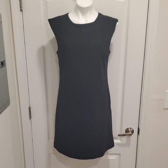 Donna Ricco Dresses & Skirts - Donna Ricco Black Sleeveless Shift Mini Dress